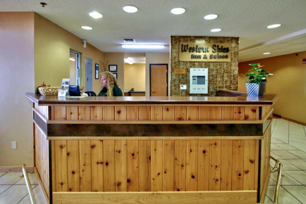Western Skies Inn & Suites Los Lunas Kültér fotó