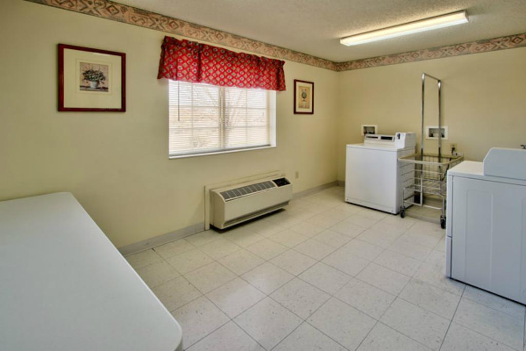 Western Skies Inn & Suites Los Lunas Kültér fotó